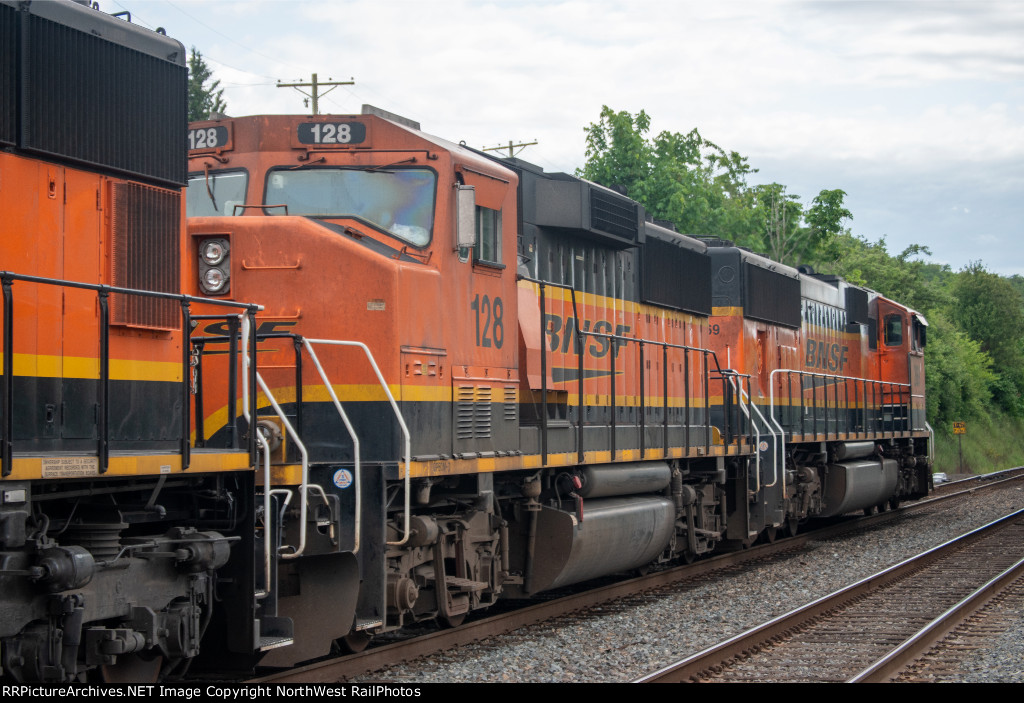 BNSF 128